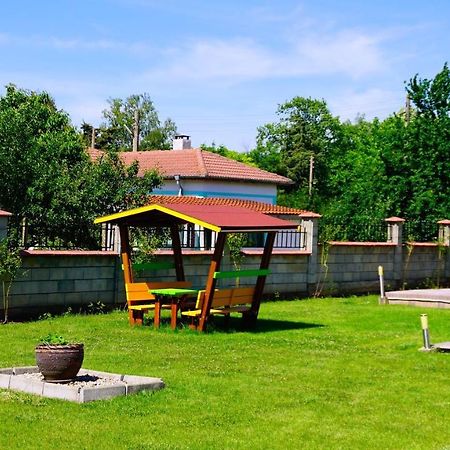 Вила Релакс - Villa Relax Sokolovo Luaran gambar