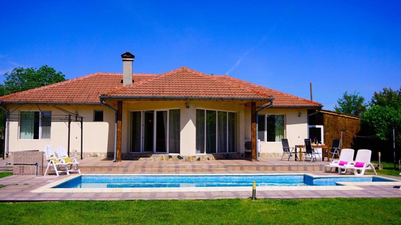 Вила Релакс - Villa Relax Sokolovo Luaran gambar