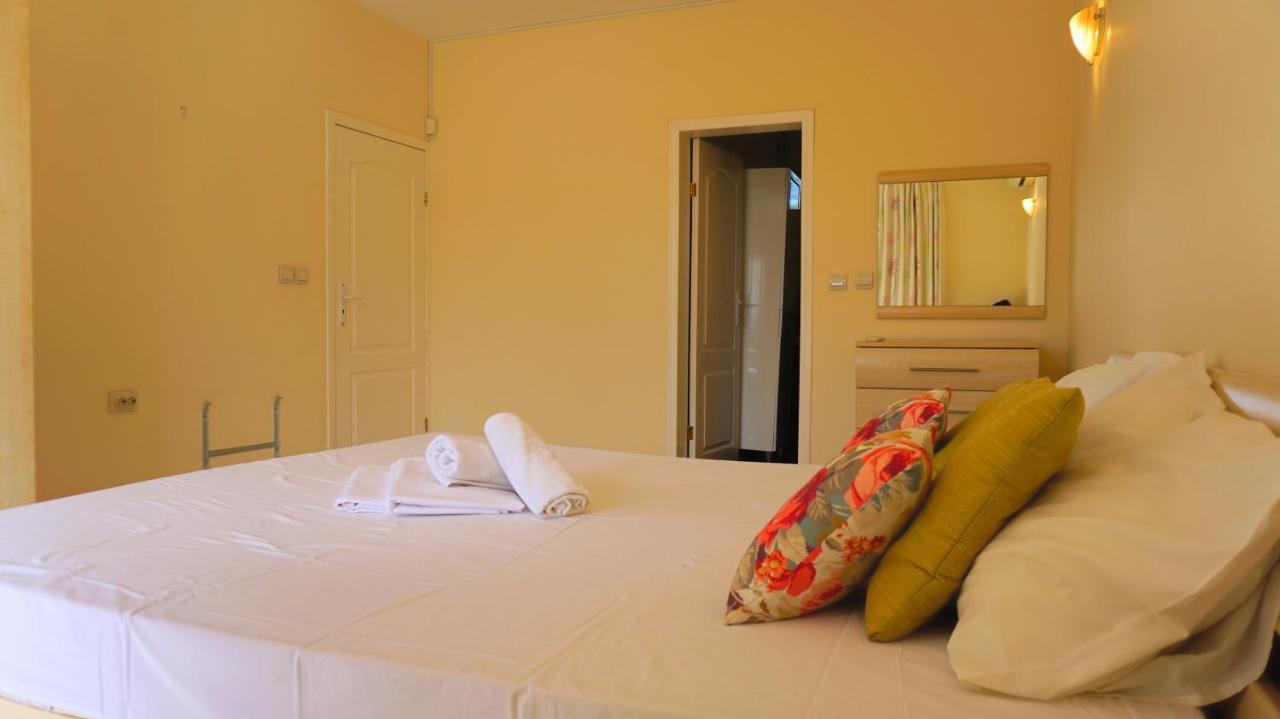 Вила Релакс - Villa Relax Sokolovo Luaran gambar