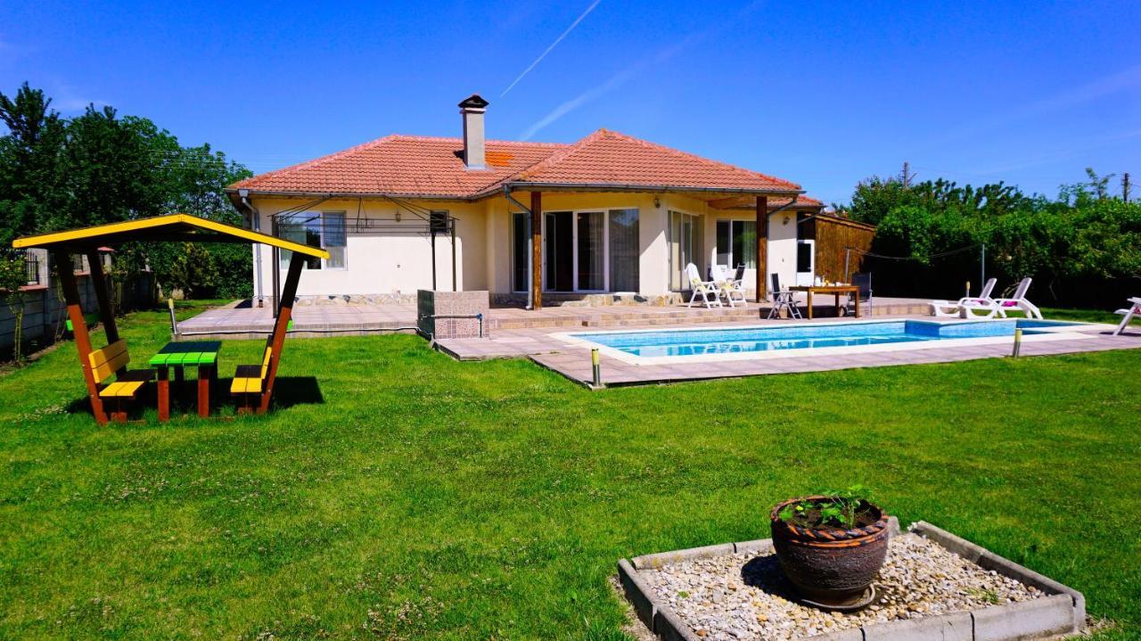 Вила Релакс - Villa Relax Sokolovo Luaran gambar