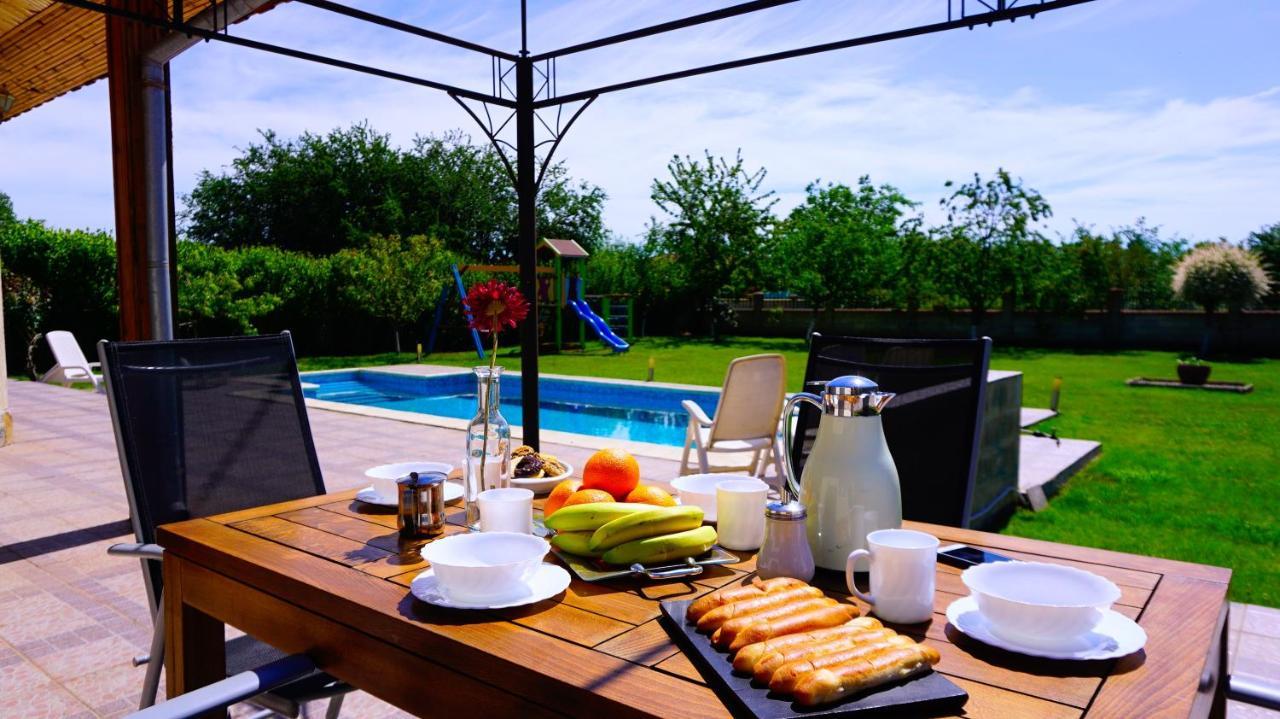 Вила Релакс - Villa Relax Sokolovo Luaran gambar