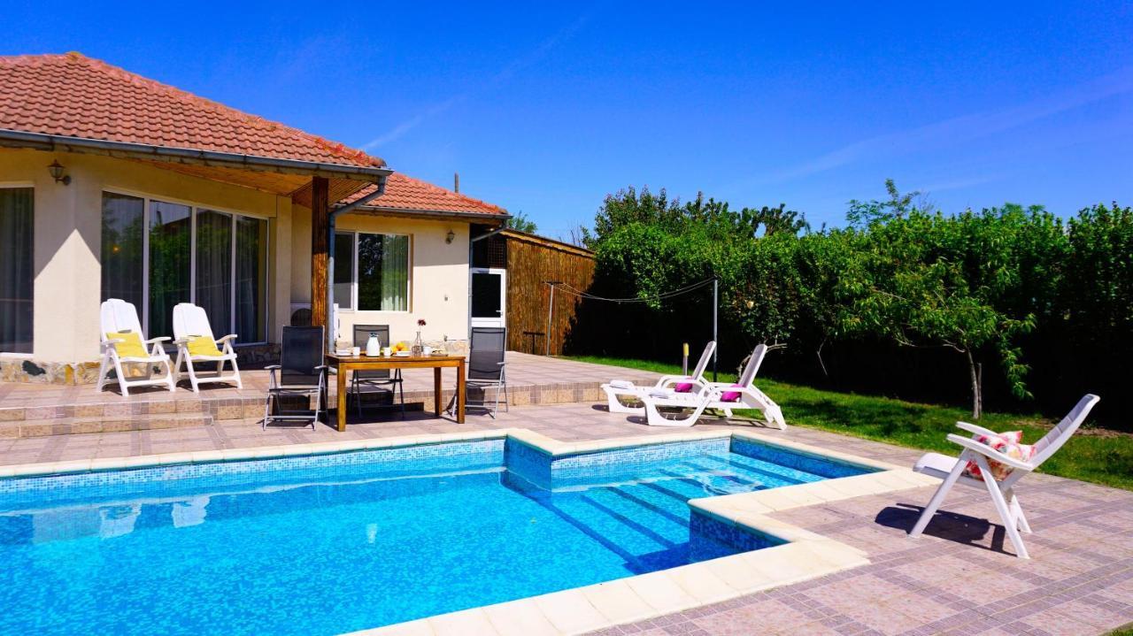 Вила Релакс - Villa Relax Sokolovo Luaran gambar