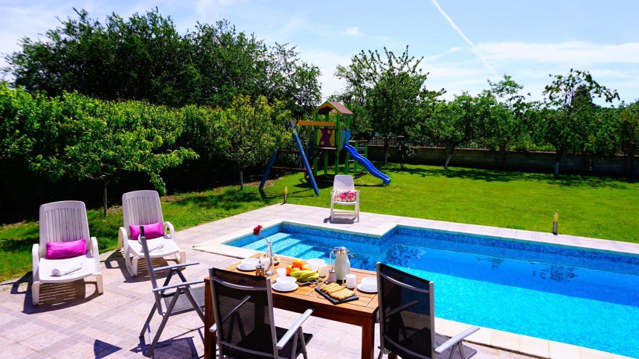Вила Релакс - Villa Relax Sokolovo Luaran gambar