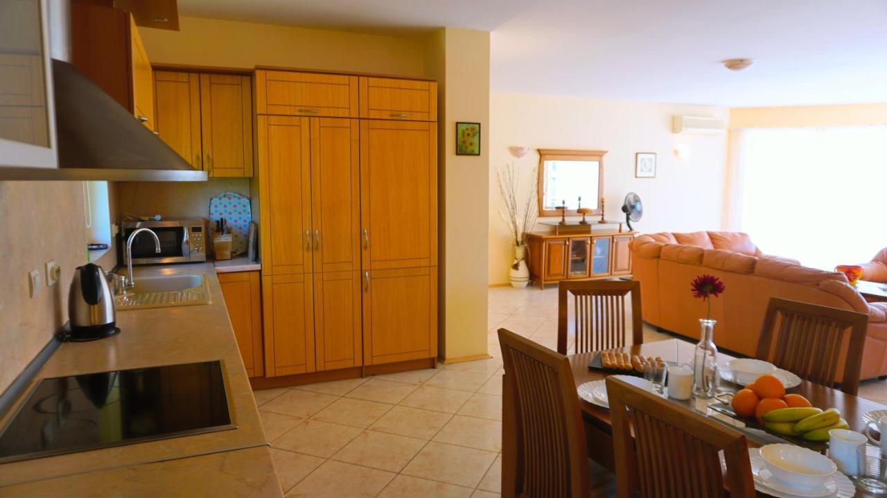 Вила Релакс - Villa Relax Sokolovo Luaran gambar