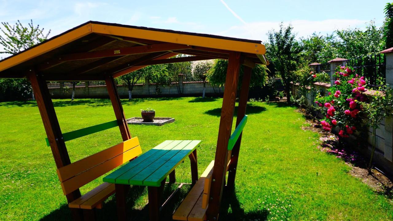 Вила Релакс - Villa Relax Sokolovo Luaran gambar