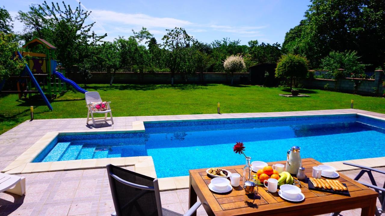 Вила Релакс - Villa Relax Sokolovo Luaran gambar