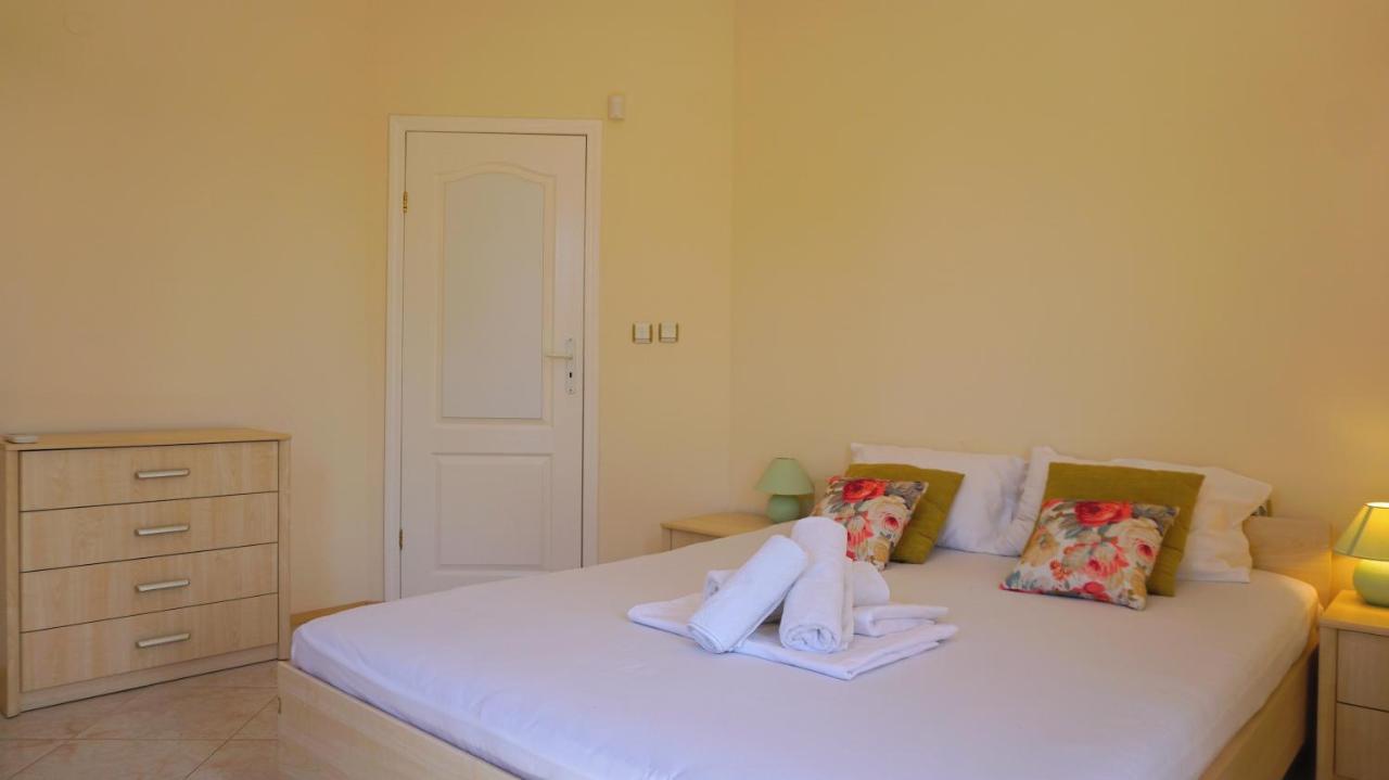 Вила Релакс - Villa Relax Sokolovo Luaran gambar