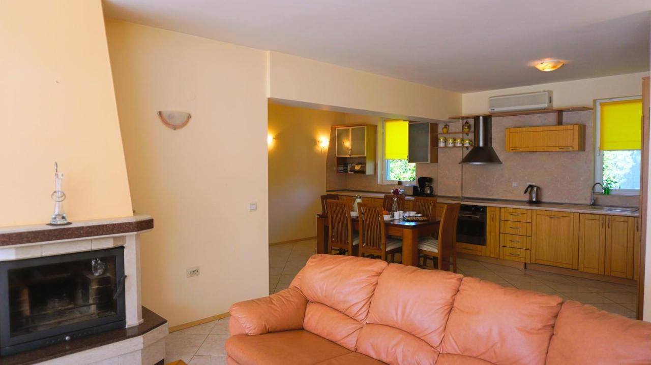 Вила Релакс - Villa Relax Sokolovo Luaran gambar