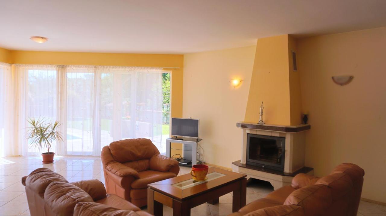 Вила Релакс - Villa Relax Sokolovo Luaran gambar