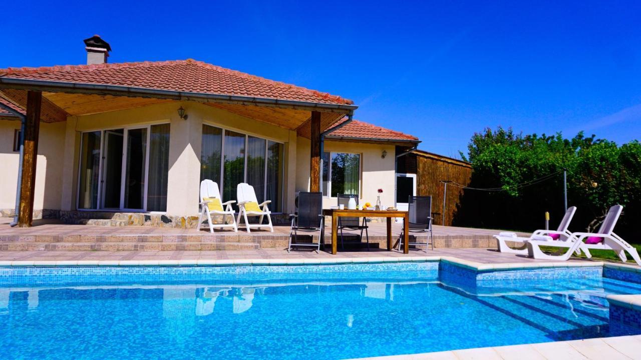 Вила Релакс - Villa Relax Sokolovo Luaran gambar