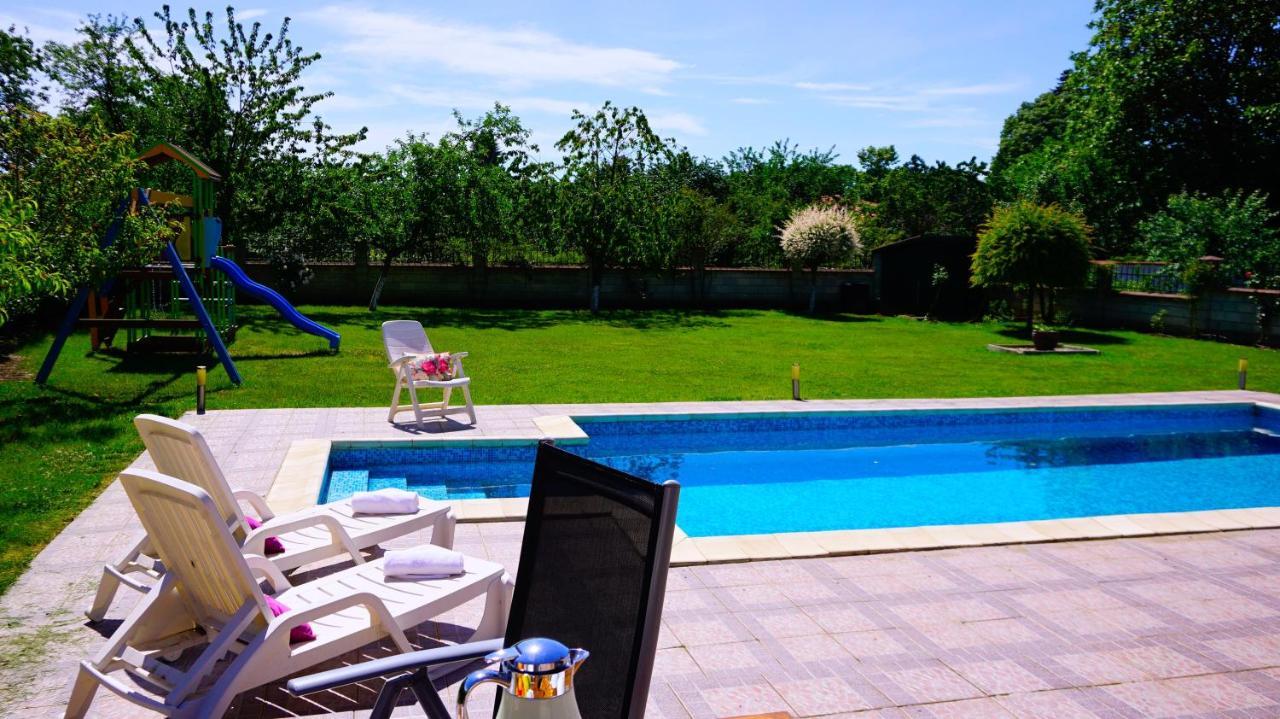Вила Релакс - Villa Relax Sokolovo Luaran gambar