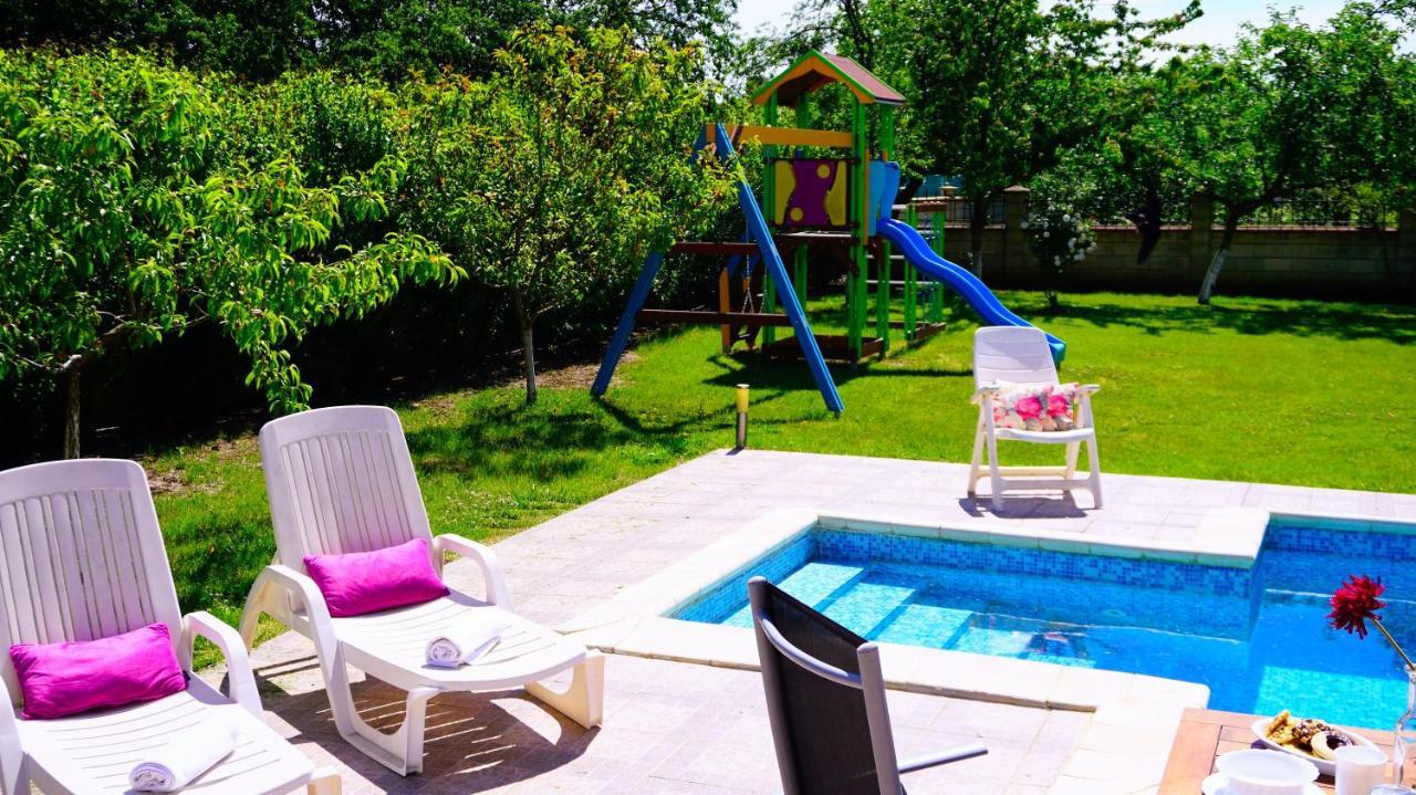 Вила Релакс - Villa Relax Sokolovo Luaran gambar