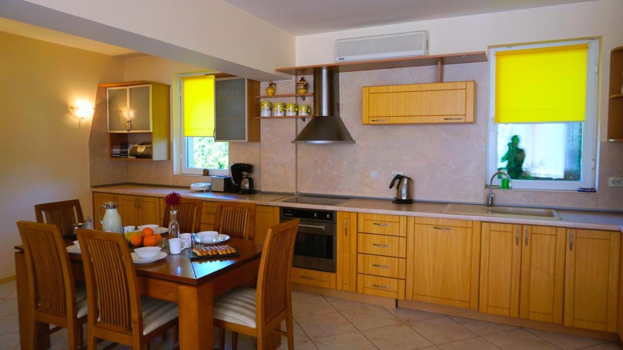 Вила Релакс - Villa Relax Sokolovo Luaran gambar
