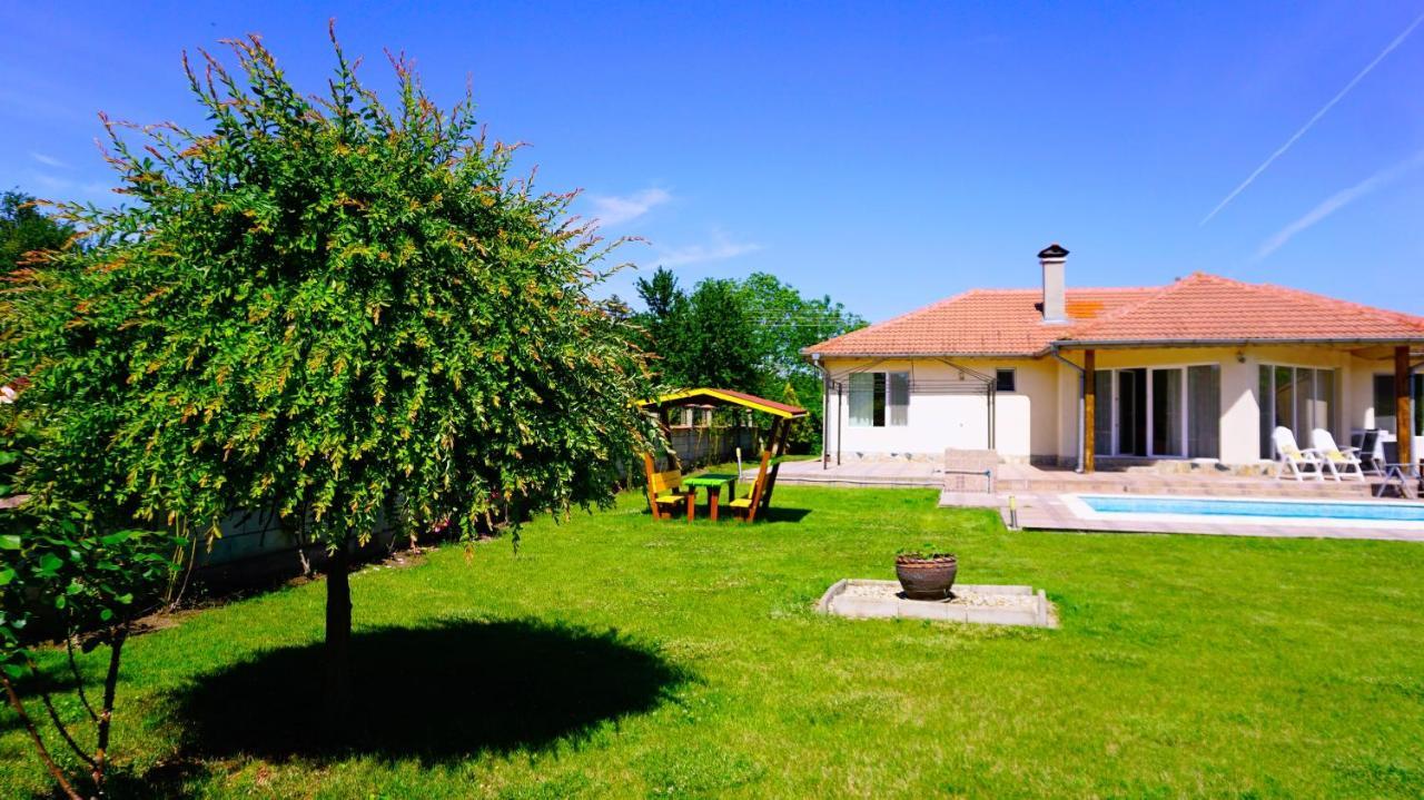 Вила Релакс - Villa Relax Sokolovo Luaran gambar