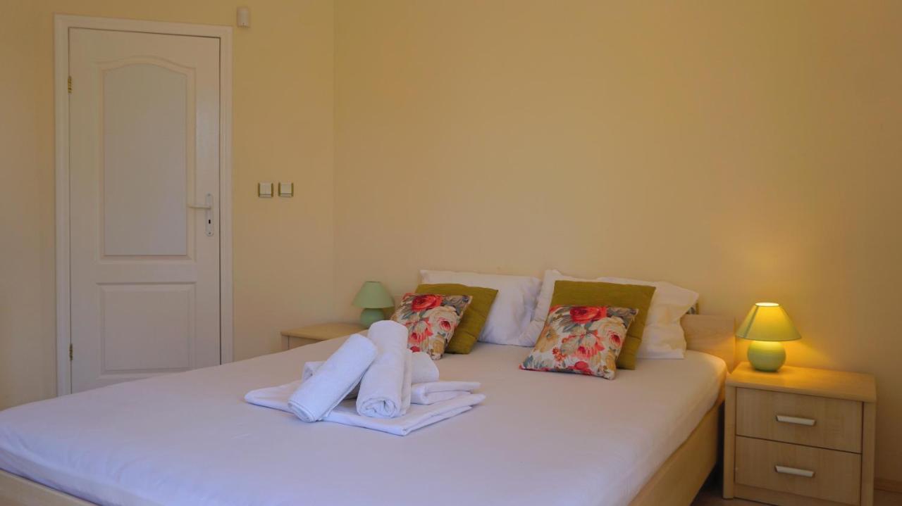 Вила Релакс - Villa Relax Sokolovo Luaran gambar